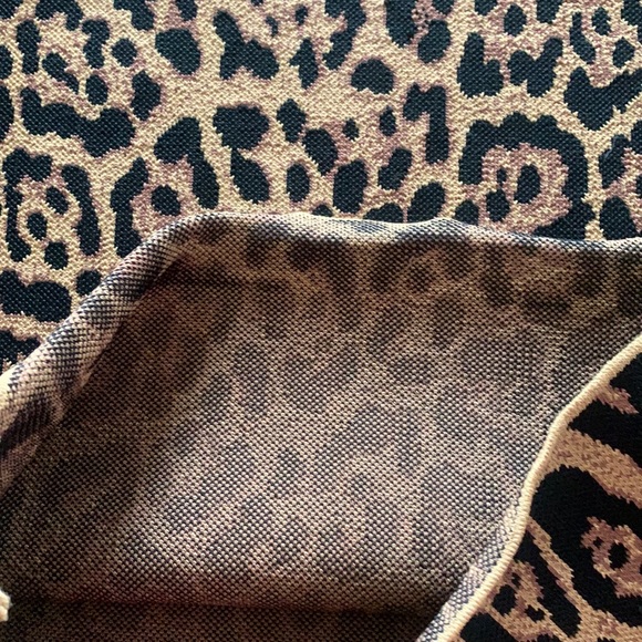 Gorgeous BCBG Tiger Print Stretchy Long  Skirt - Picture 6 of 7